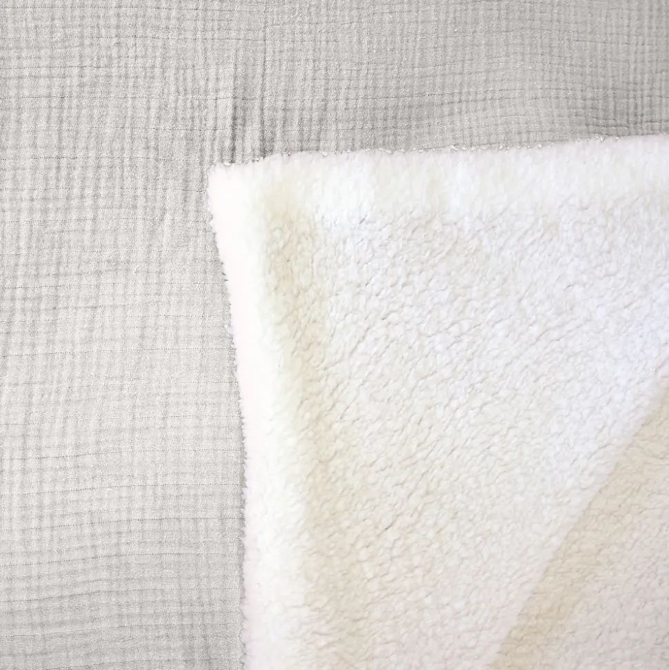 Plaid sherpa et gaze de coton 130 x 170 cm gris. ALIX. bi-matière