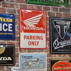 Plaque décorative en métal en relief 30x20 cm Moto Guzzi Logo