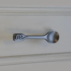 Poignée de meuble cuillère Kampal gris