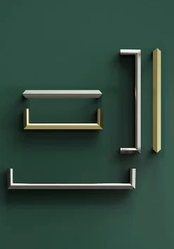 Poignée de meuble Droit GoodHome Keri effet laiton satin doré l.138mm x l.11mm x H. 27mm entraxe 128mm