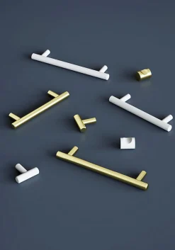 Poignée de meuble en T GoodHome Dizel acier effet laiton satin doré l.168mm x l.12mm x H. 35mm entraxe 128mm
