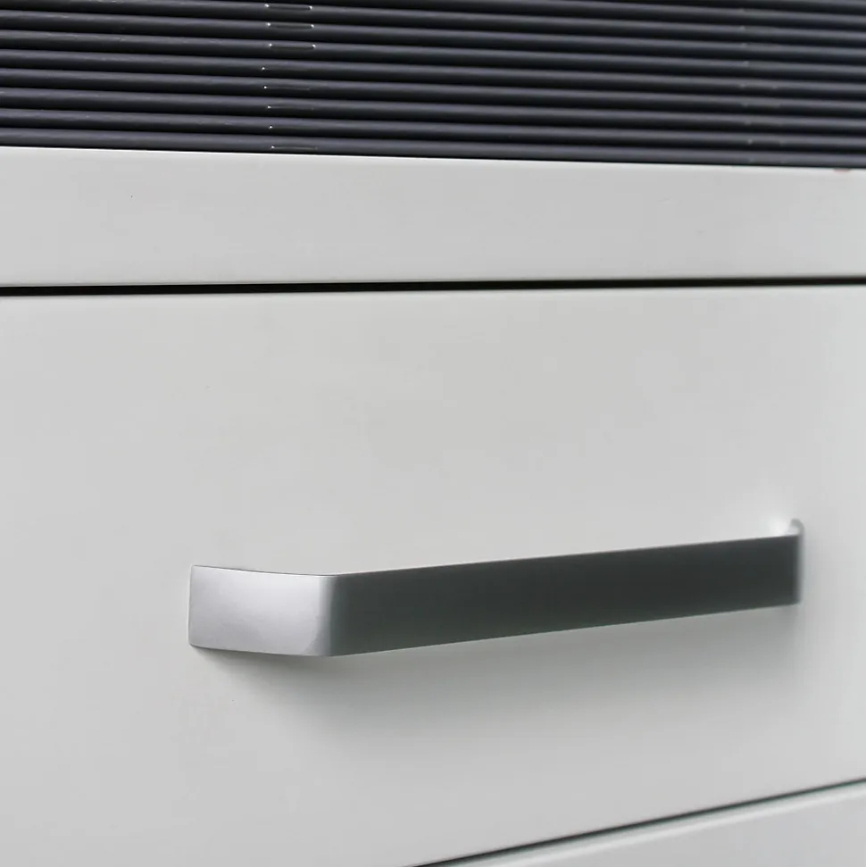 Poignée de meuble en zamac finition chrome mat e 160 mm avec vis incluses