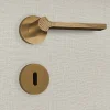 Poignée de porte design à clé finition aspect bronze Stella - KATCHMEE