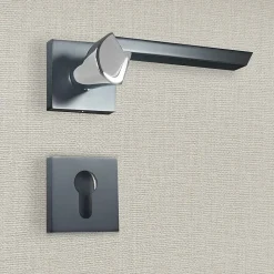 Poignée de porte design à cylindre finition aspect noir et chrome brillant Melissa - KATCHMEE