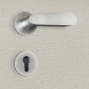 Poignée de porte design à cylindre finition aspect chrome mat Regina - KATCHMEE
