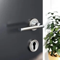 Poignée de porte droit à visser effet chrome satin gris Ø52mm GoodHome, Jaslo