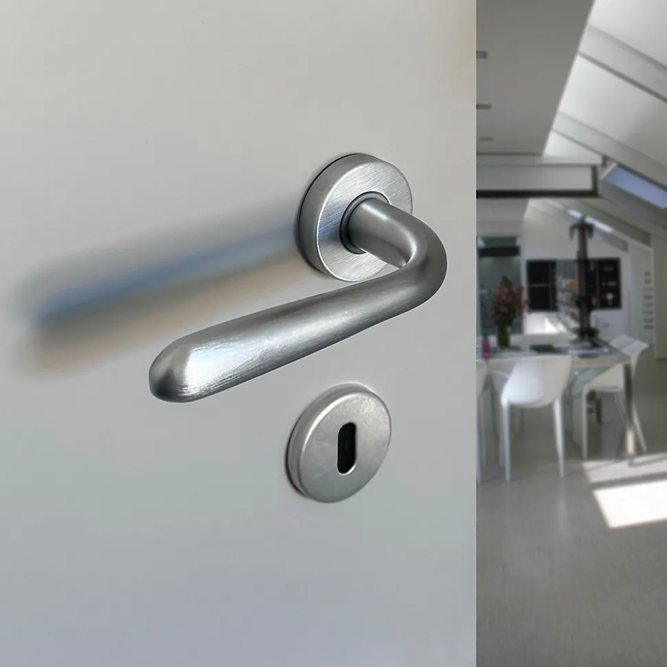 Poignée de porte intérieure sur rosaceZamac chrome satiné mat Avec ressort de rappel Hardwarexchange
