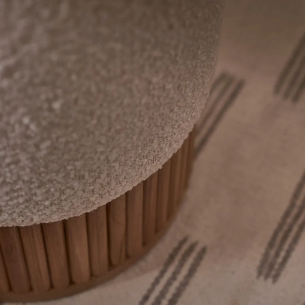 Pouf en teck massif et bouclette
