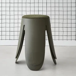 Set de 2 tabourets empilables vert foncé . bouclette texturée. NIKI. D.30 / 44 x H46cm