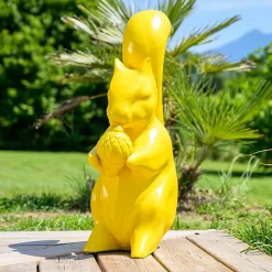 Statue écureuil de jardin jaune 64 cm