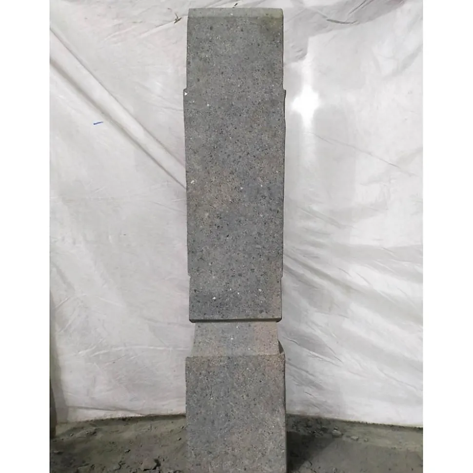 Statue jardin zen moai visage allongé en pierre volcanique 100 cm