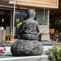Statue moine shaolin pensif patiné gris 80 cm