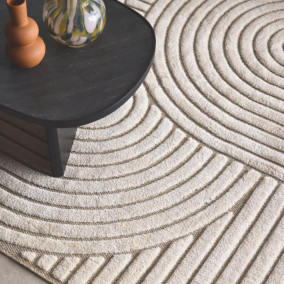 Tapis intérieur motif ethnique arches 200x290cm. poils ras. beige et crème