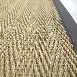 Tapis Jonc de mer - Bihar fin chevron - Ganse coton anthracite - 140 x 200 cm