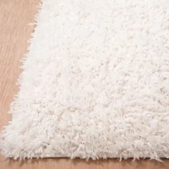 Tapis shaggy tissé motif uni LYN4 UNILA, crème
