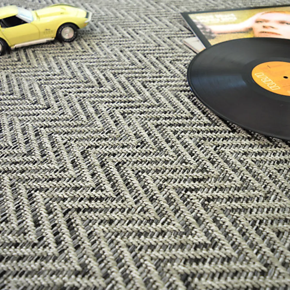Tapis tissé plat - Java Chevron silver - Ganse coton noir - 120 x 170 cm