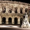 Toile imprimée les arènes de Nîmes de nuit Dada Art montée sur châssis bois en pin 60x80 cm
