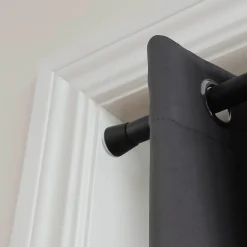 Tringle à rideaux extensible Araxos GoodHome noir mat L.90/120cm
